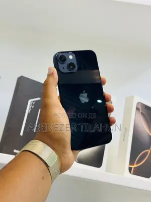 Photo - Apple iPhone 13 128 GB Black