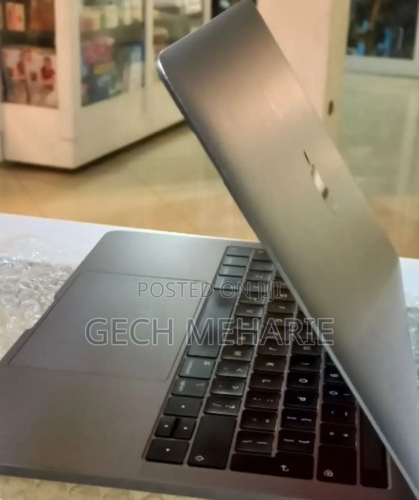 New Laptop Apple MacBook Pro 2019 8GB Intel Core I5 SSD 128GB