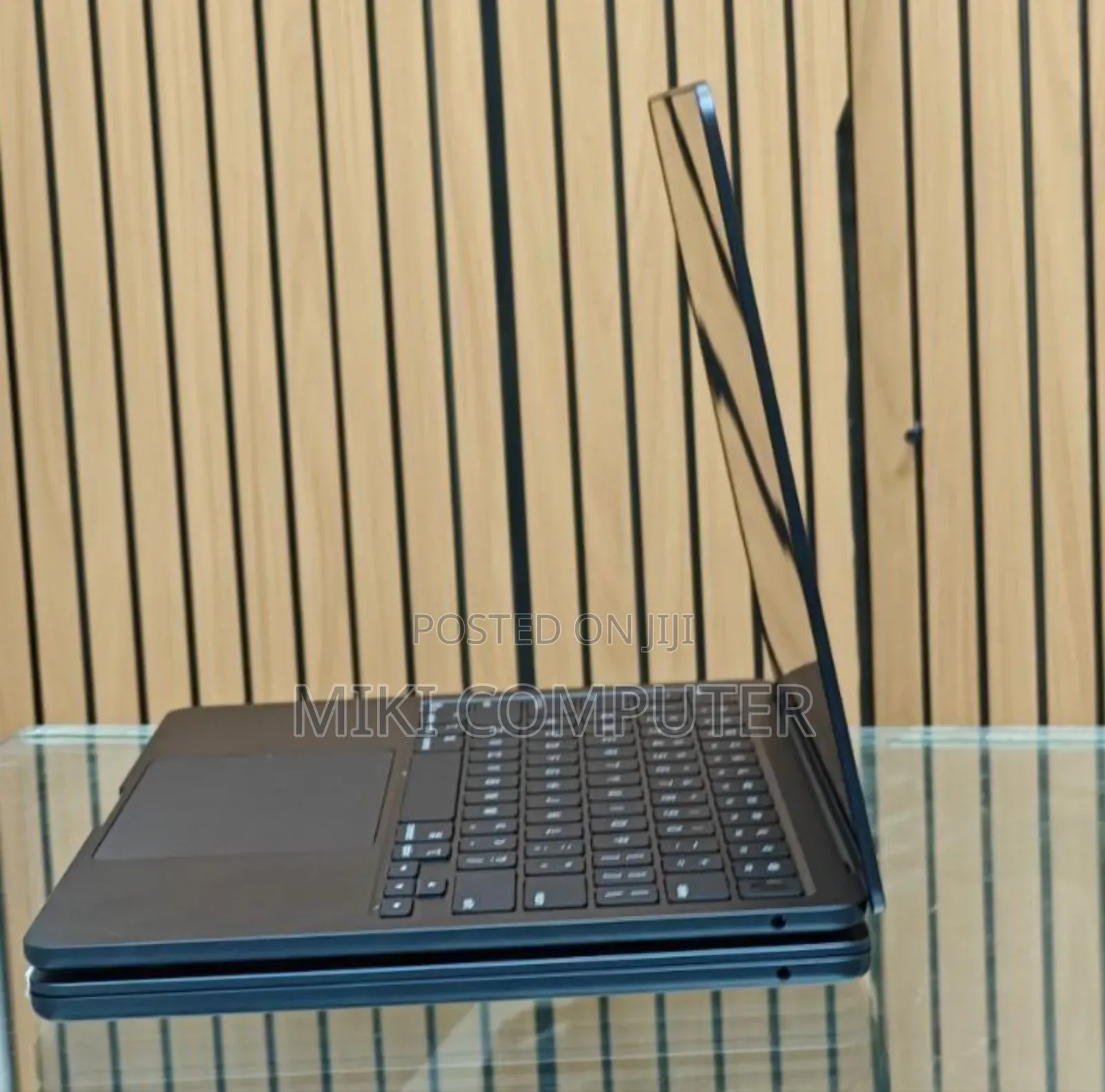 New Laptop Apple MacBook Air 2024 M3 13-Inch 8GB Intel SSD 256GB