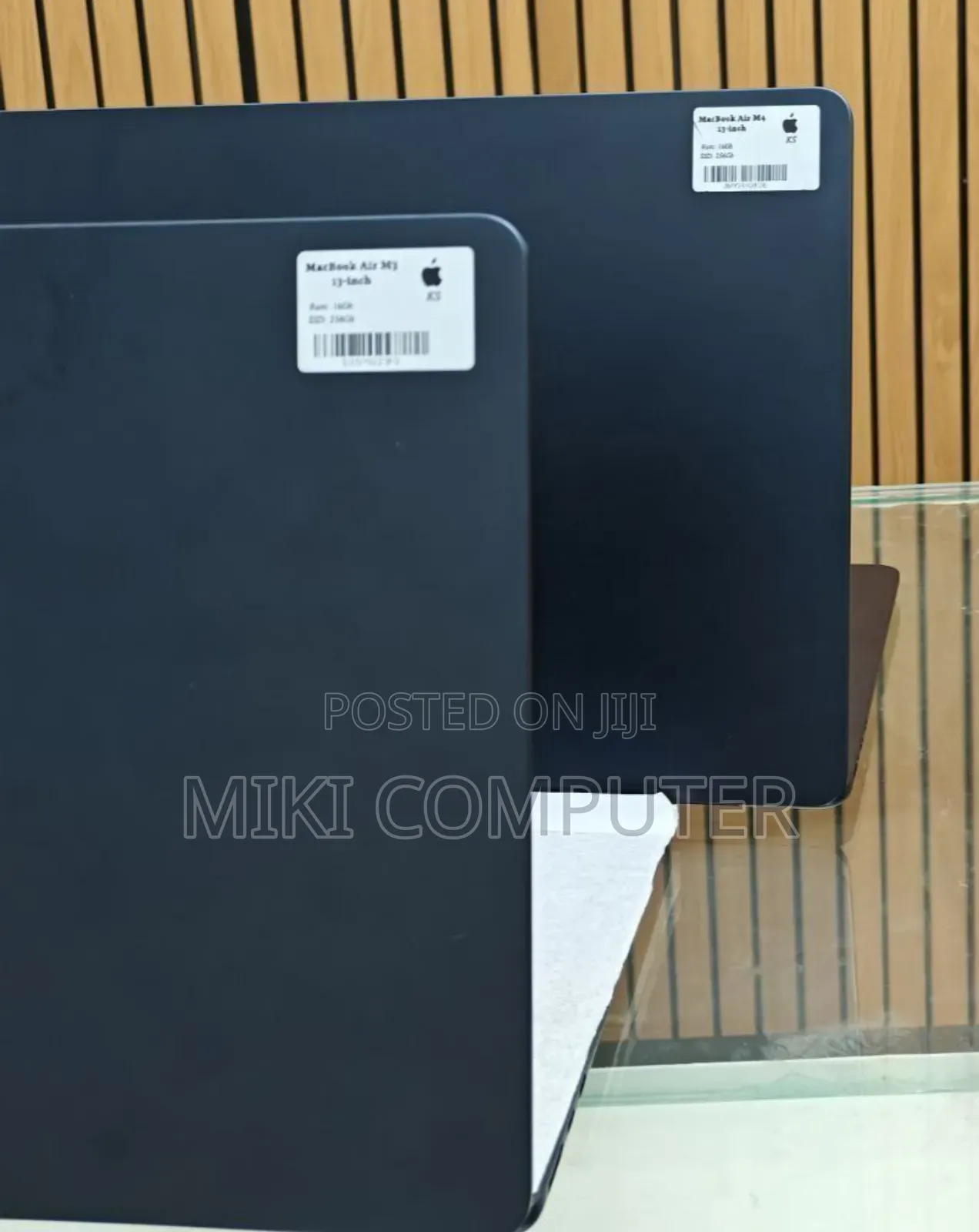 New Laptop Apple MacBook Air 2024 M3 13-Inch 8GB Intel SSD 256GB