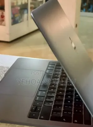 New Laptop Apple MacBook Pro 2019 8GB Intel Core I5 SSD 128GB