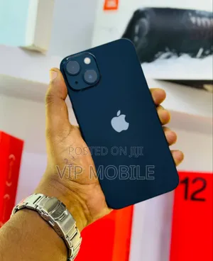 Photo - New Apple iPhone 13 128 GB Black