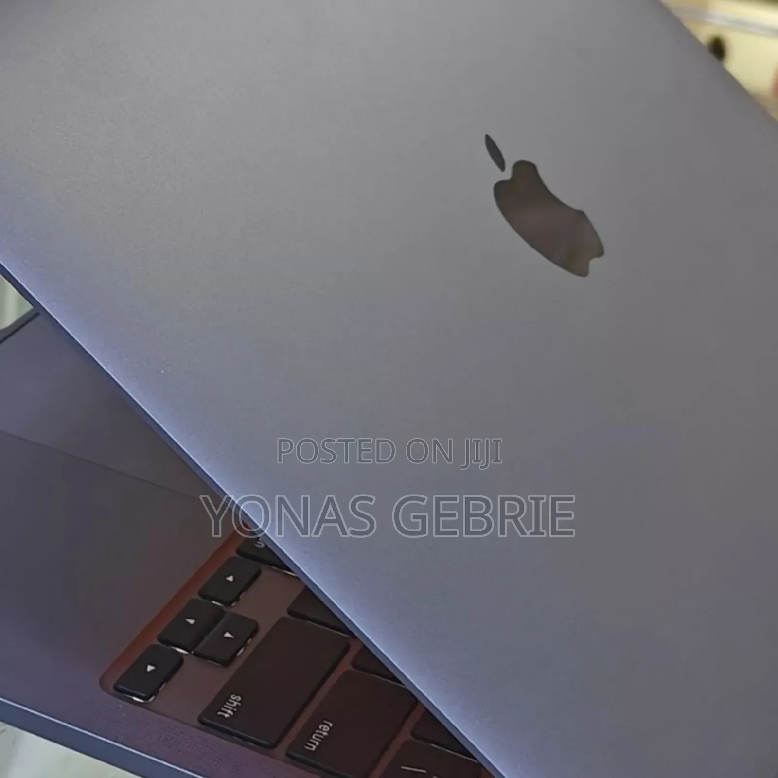 New Laptop Apple MacBook Pro 2022 M2 8GB Apple M2 SSD 256GB