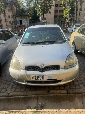 Toyota Vitz 1999 Silver