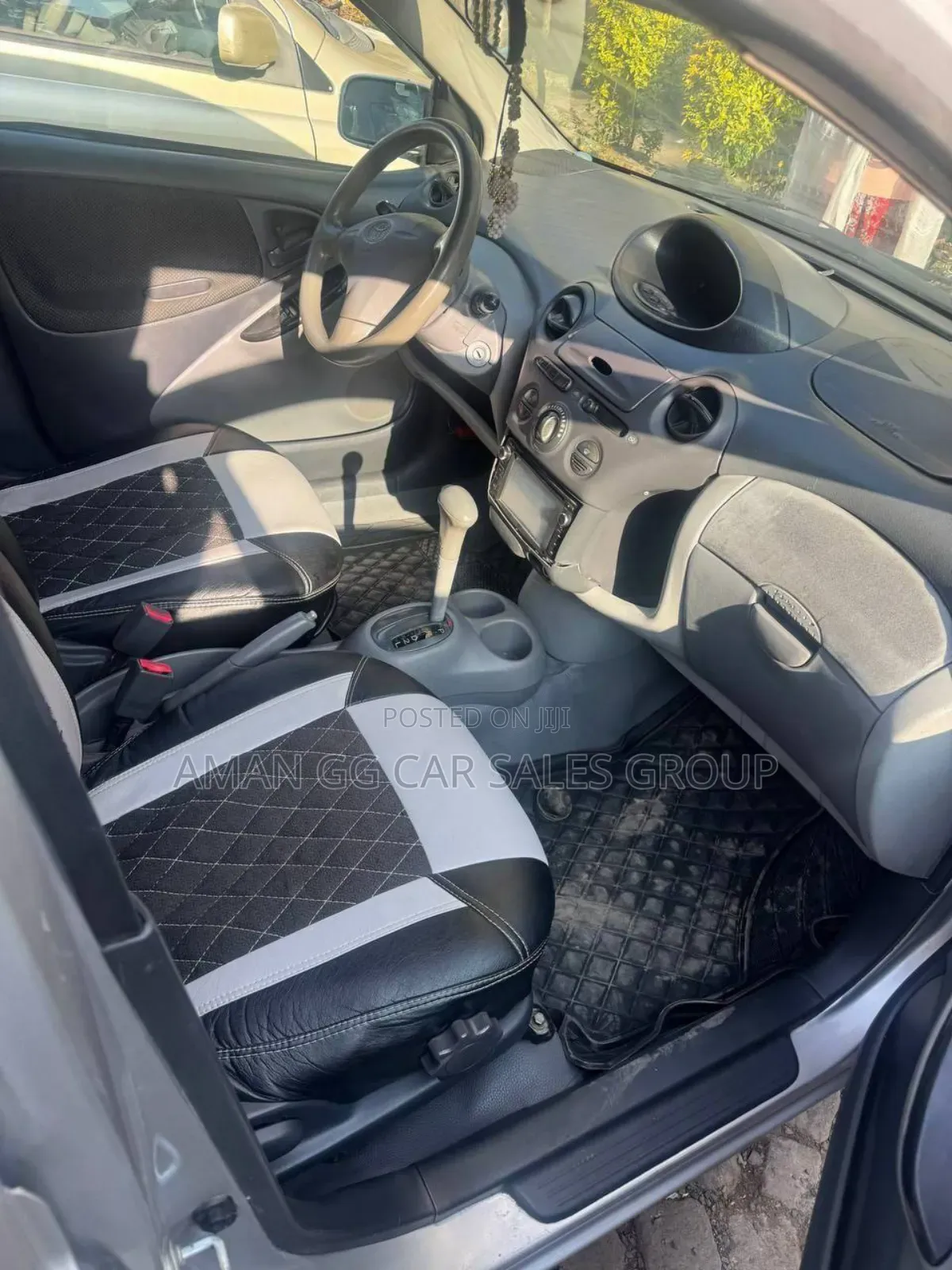 Toyota Vitz 1999 Silver