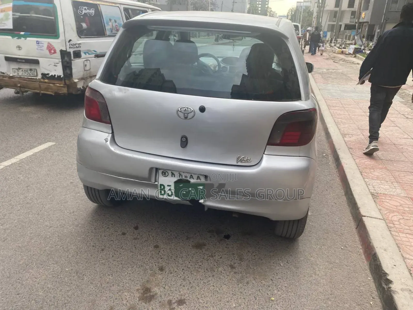 Toyota Vitz 2000 Silver