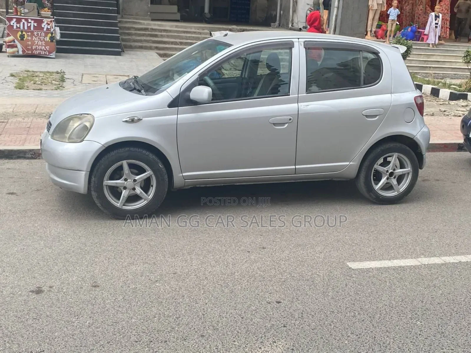 Toyota Vitz 2000 Silver