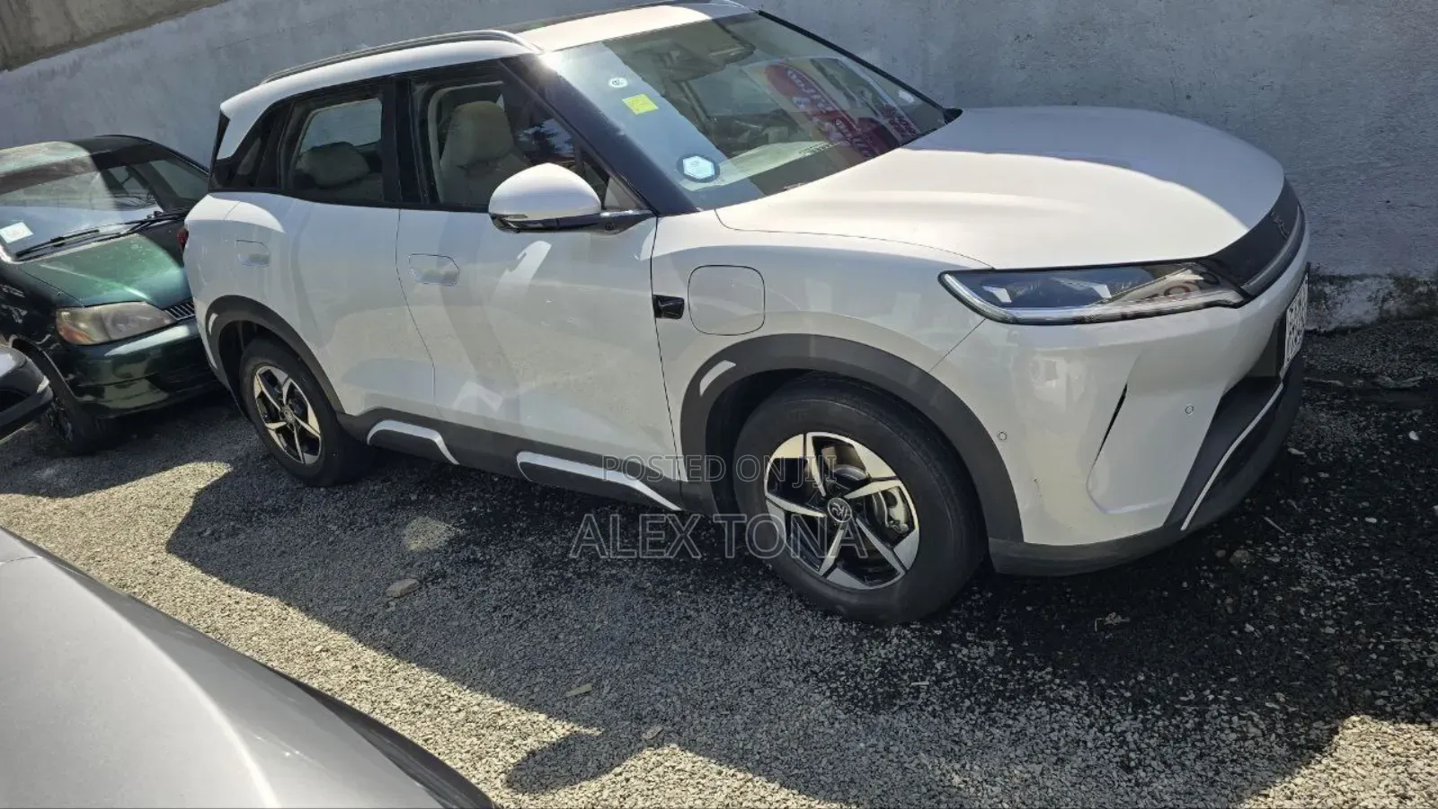 BYD Yuan Up 2025 Off white