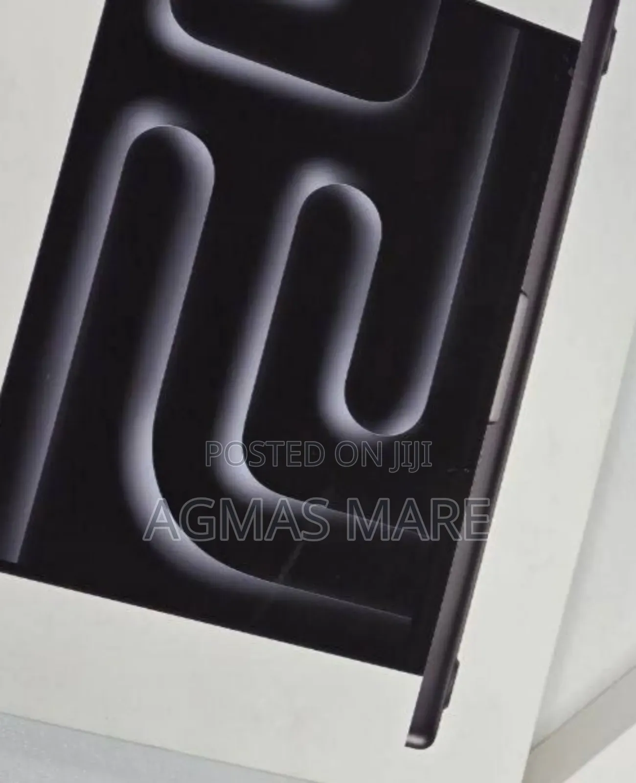 New Laptop Apple Macbook Pro 2025 M5 14-Inch 16GB Apple M5 SSD 512GB