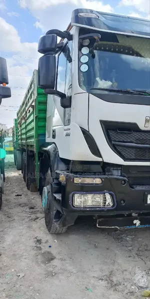 Photo - Iveco 2015 White