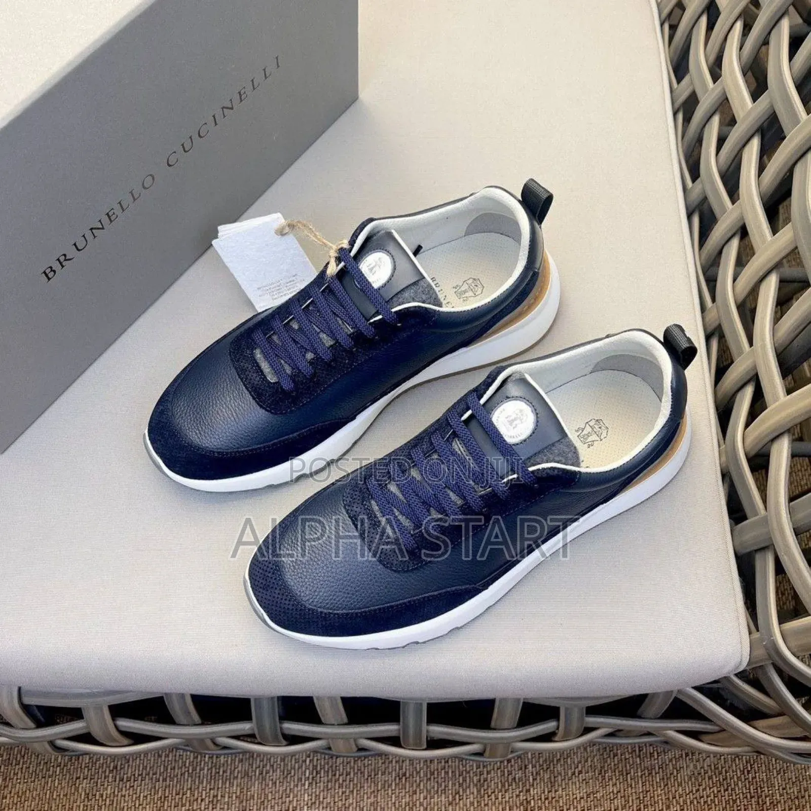  Brunello Cucinelli 
Made in Italy 
High Master Quality  