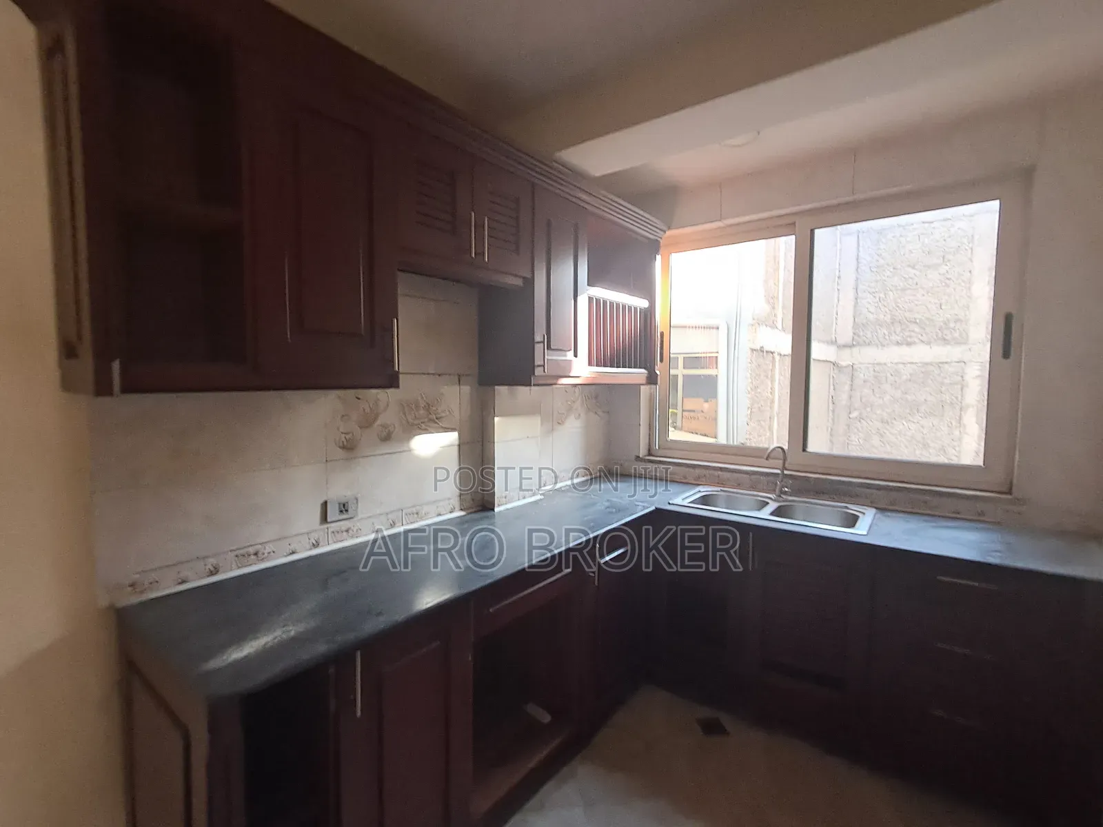 Furnished 6bdrm House in Kaliy, Akaky Kaliti for sale