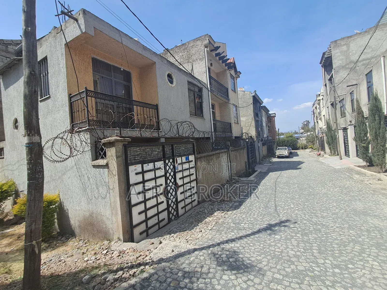 Furnished 4bdrm House in Alem Bank, Akaky Kaliti for sale