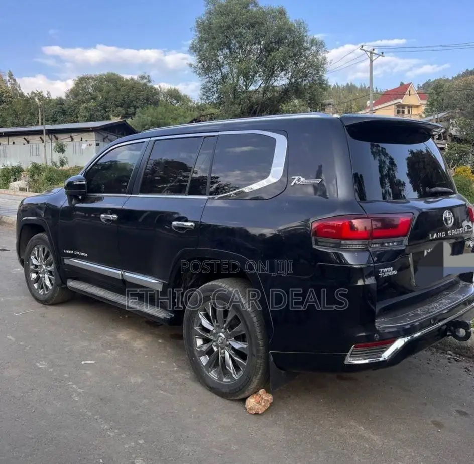 Toyota Land Cruiser 2017 Black