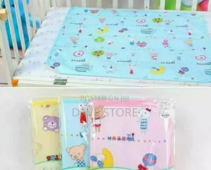 Photo - Waterproof Baby Urine Mat Cover