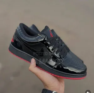 Photo - Air Jordan Low 1
