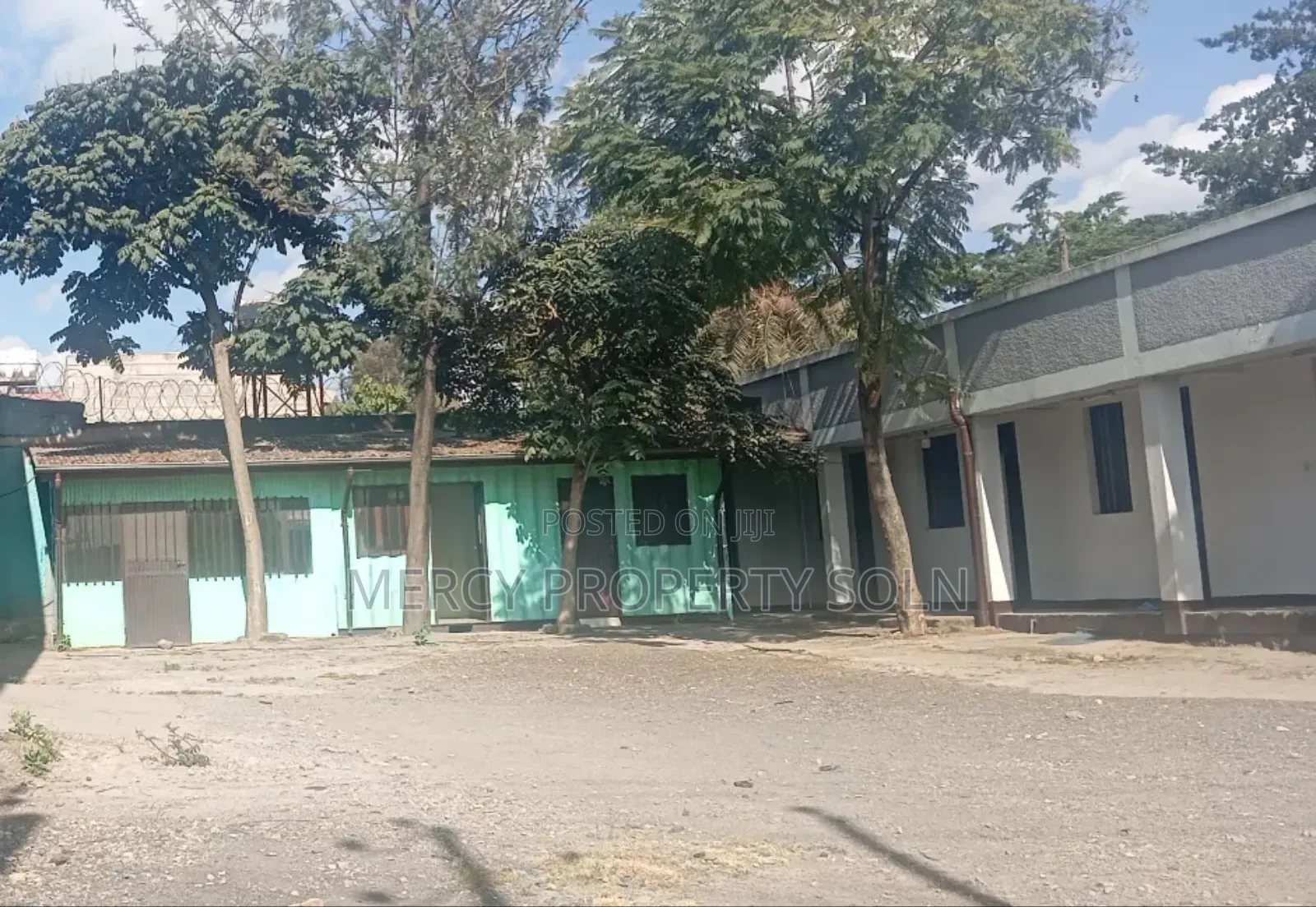 የሚከራይ መጋዘን በቂ ቢሮ የራሱ 315 Kv ትራንስፎርመር ያለው Warehouse for Rent Kaliti