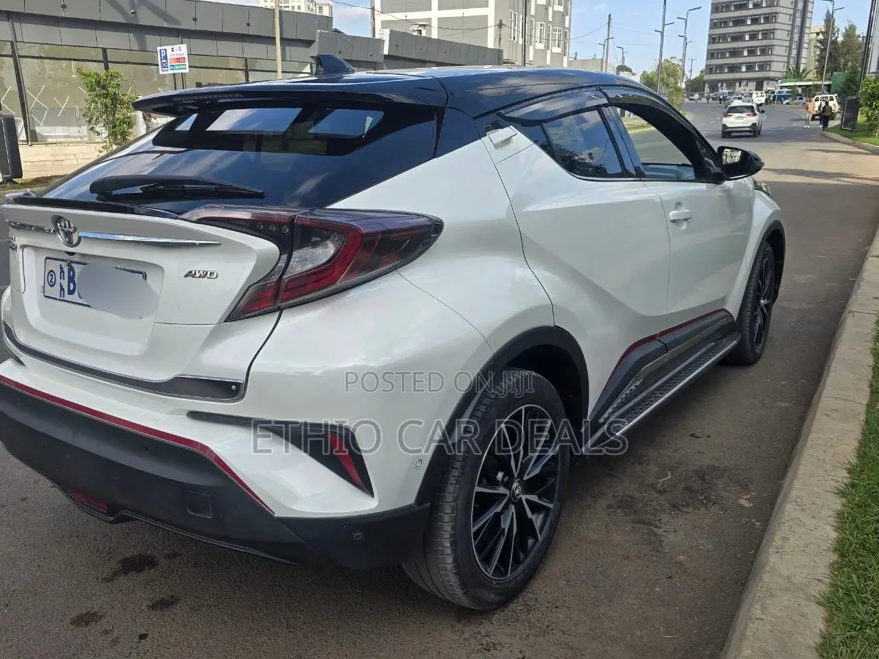 Toyota C-HR XLE 2022 White