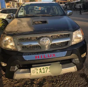 Toyota Hilux 2010 Black