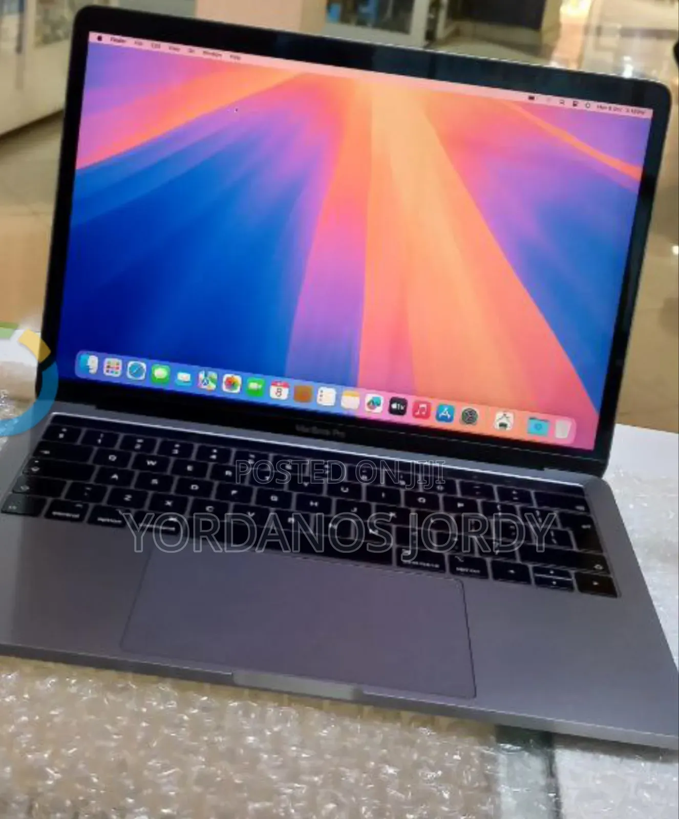 New Laptop Apple MacBook Pro 2019 8GB Intel SSD 128GB