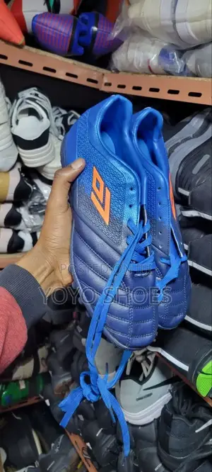 New Arrival Umbro Futsal Soccer Clseats Shoes