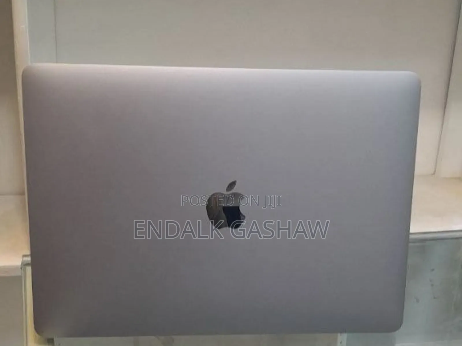 New Laptop Apple MacBook Pro 2020 8GB Intel Core I5 SSD 256GB