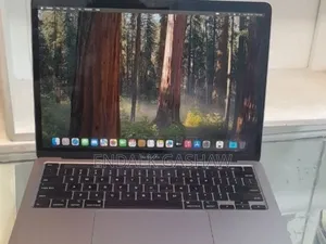 Photo - New Laptop Apple MacBook Pro 2020 8GB Intel Core I5 SSD 256GB