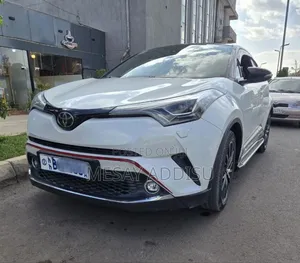 Photo - Toyota C-HR 2020 White