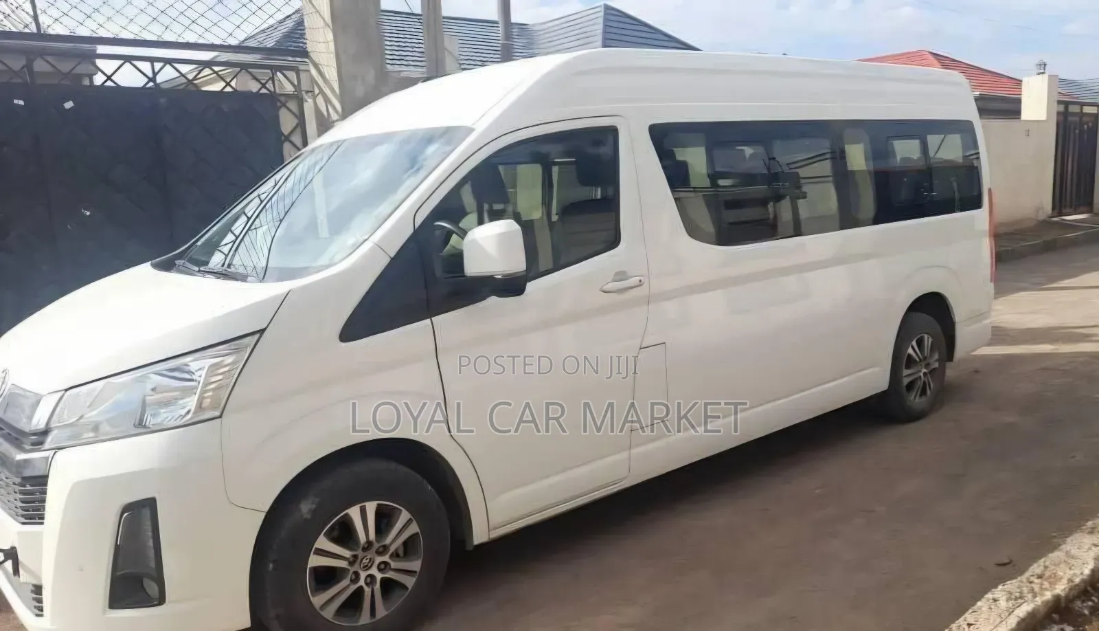 Toyota HiAce 2022 White