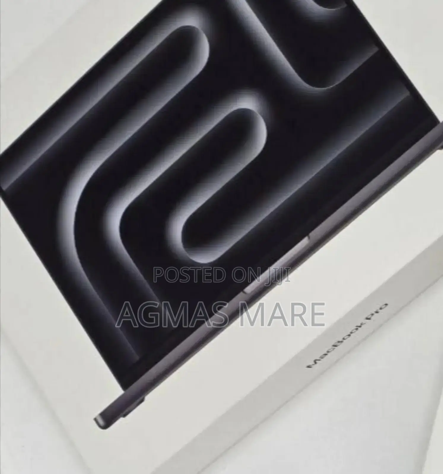 New Laptop Apple Macbook Pro 2025 M5 14-Inch 16GB Apple M5 SSD 512GB