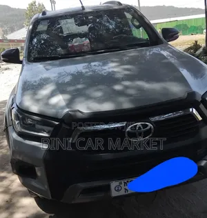 Photo - Toyota Hilux 2021 Silver