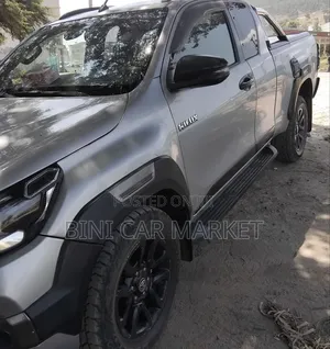 Toyota Hilux 2021 Silver