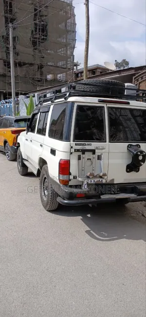 Toyota Land Cruiser 2018 White