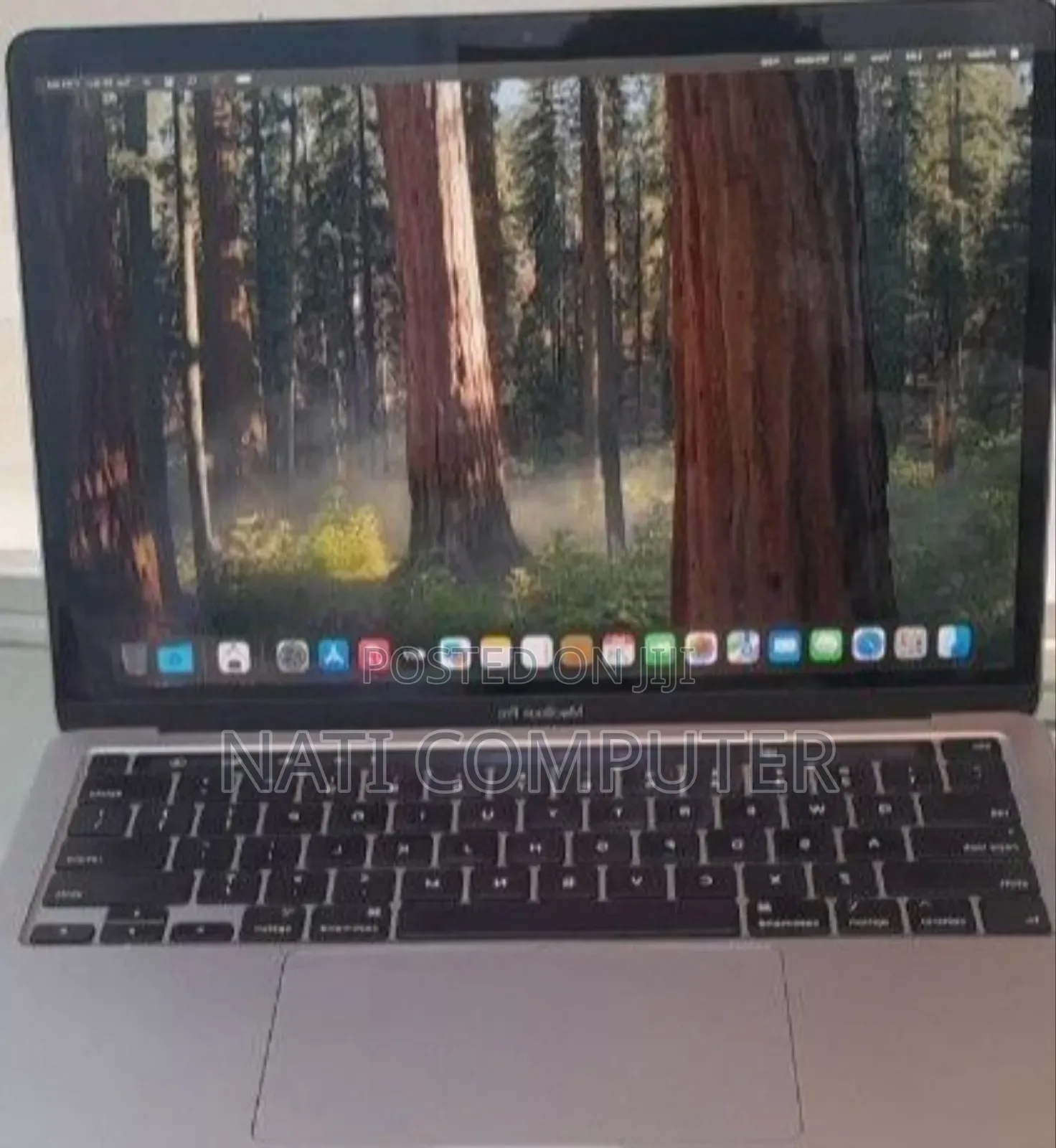 New Laptop Apple MacBook 2020 8GB Intel Core I5 SSD 256GB