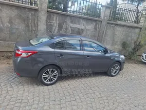 Toyota Yaris 2014 Gray
