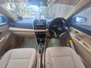 Toyota Yaris 2014 Gray