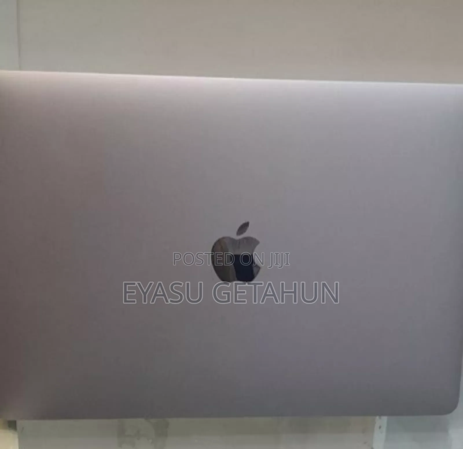 New Laptop Apple MacBook Pro 2020 8GB Intel Core I5 SSD 256GB
