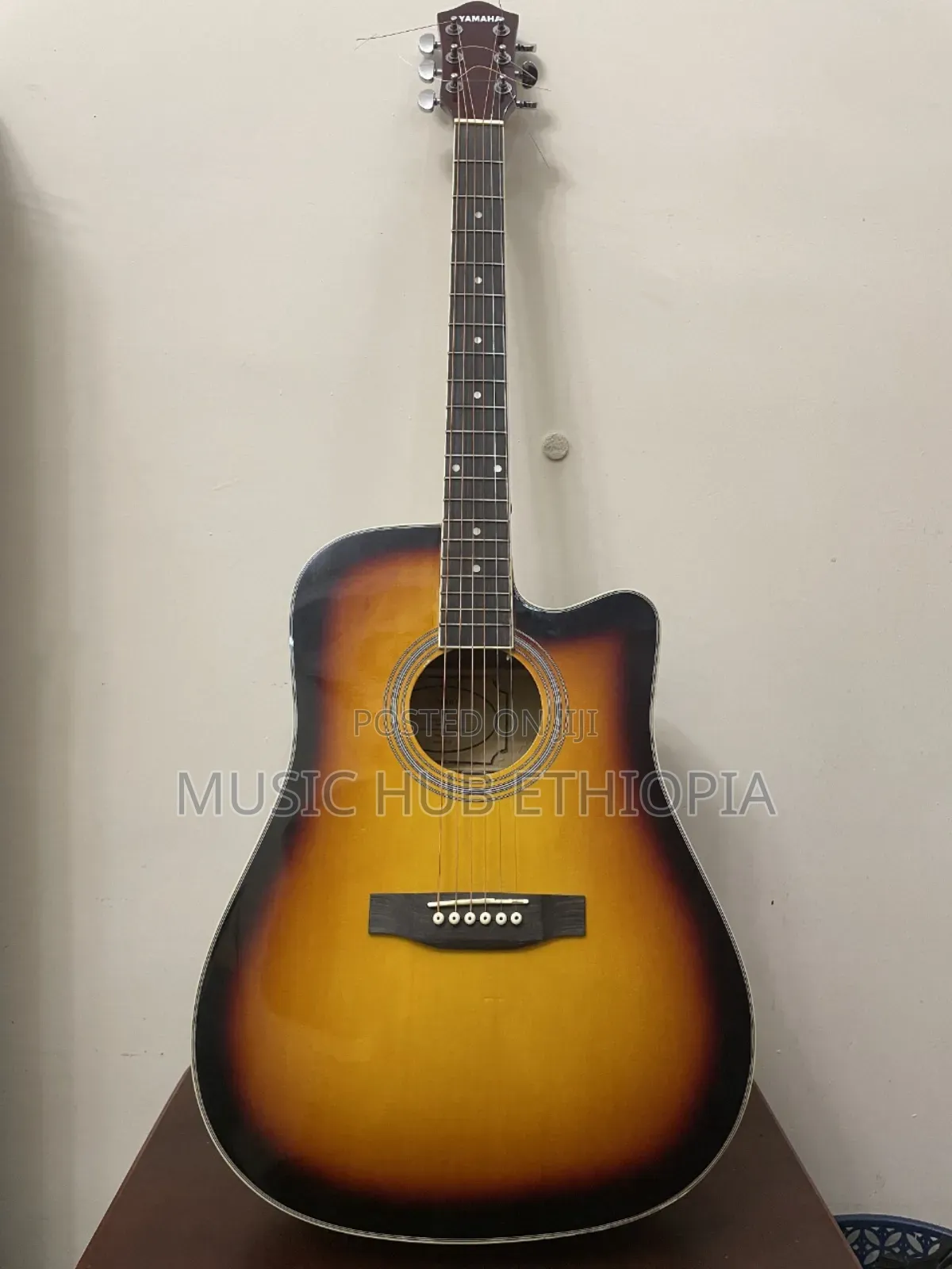 Yamaha F340 Guitar