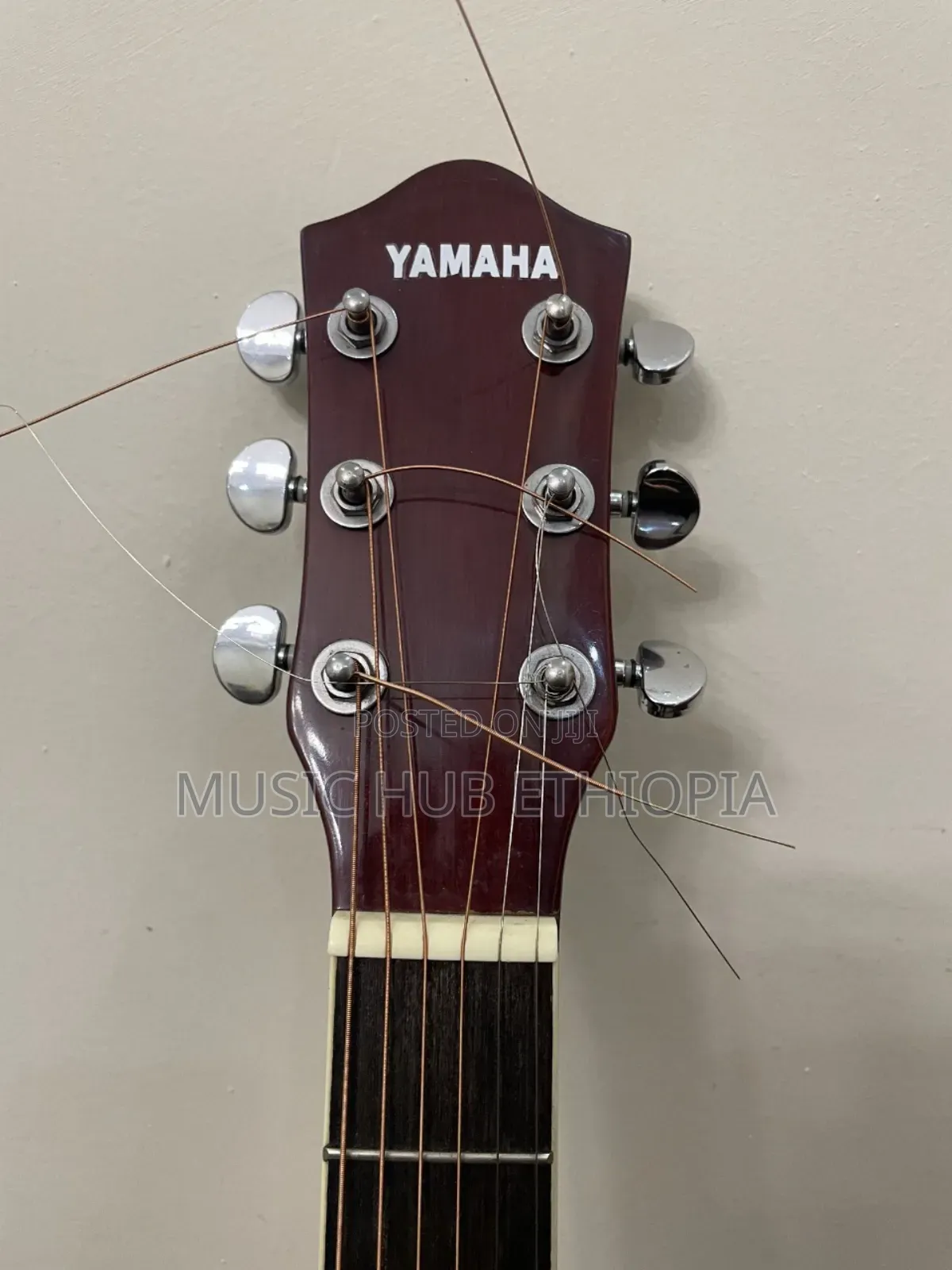 Yamaha F340 Guitar