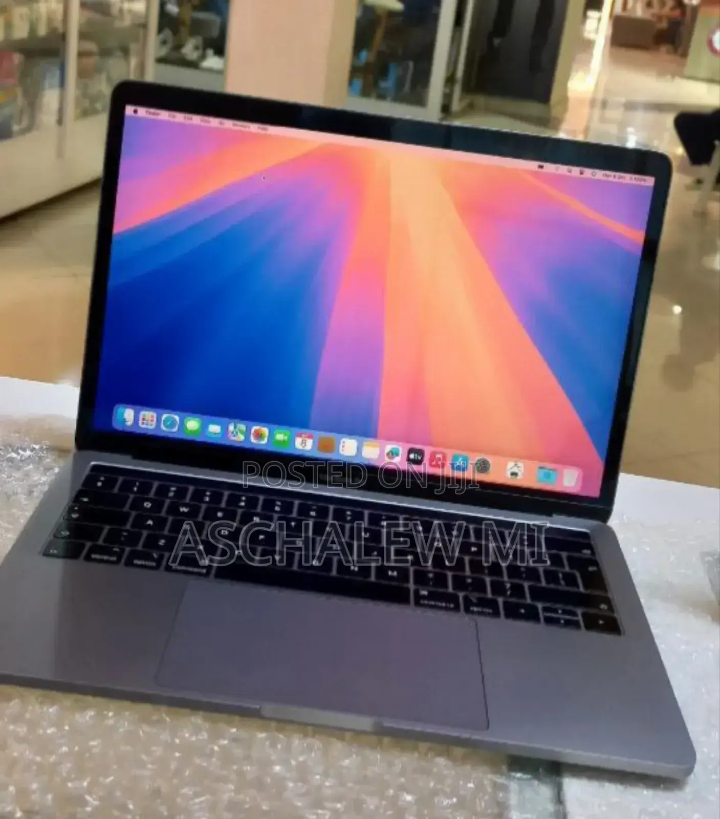 New Laptop Apple MacBook Pro 2019 8GB Intel Core I5 SSD 128GB