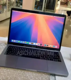 New Laptop Apple MacBook Pro 2019 8GB Intel Core I5 SSD 128GB