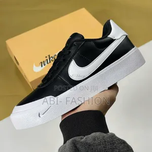 Photo - Nike Low Court Shoe