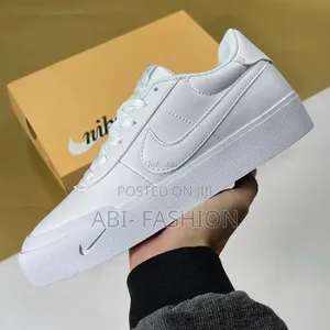 Nike Low Court Shoe