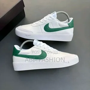 Nike Low Court Shoe