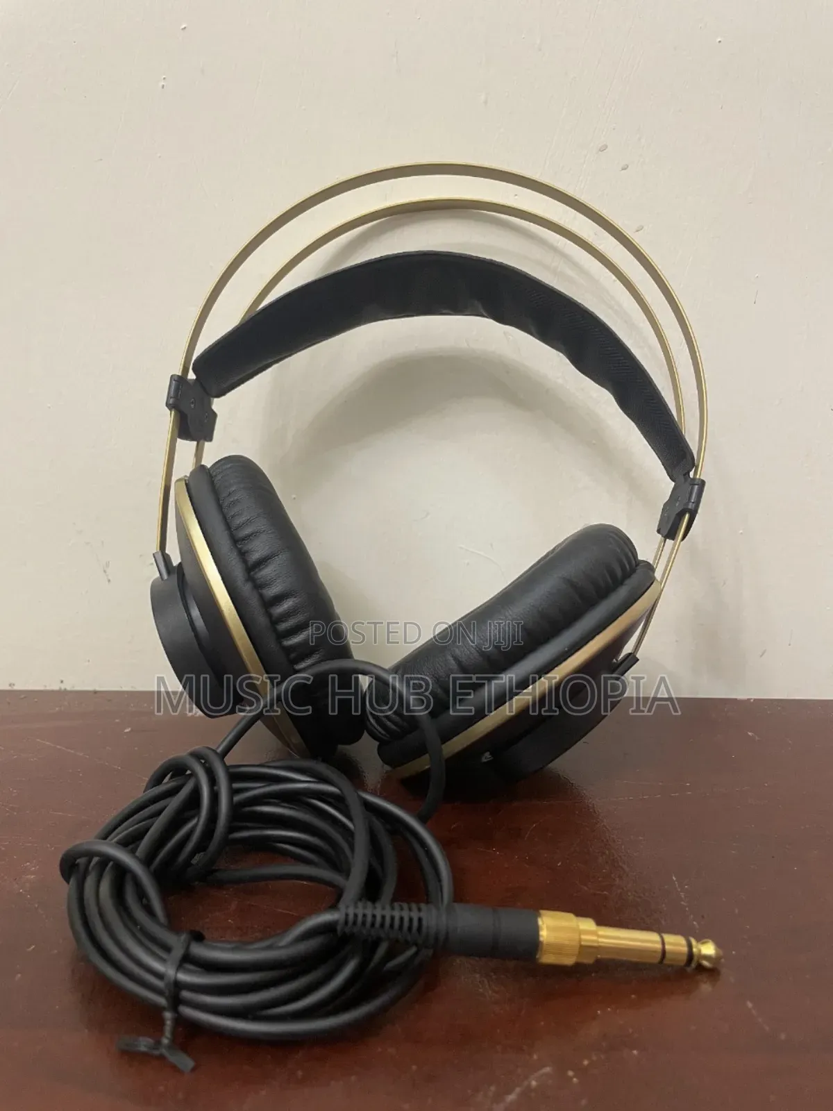 Akg Closed-back Studio Headset