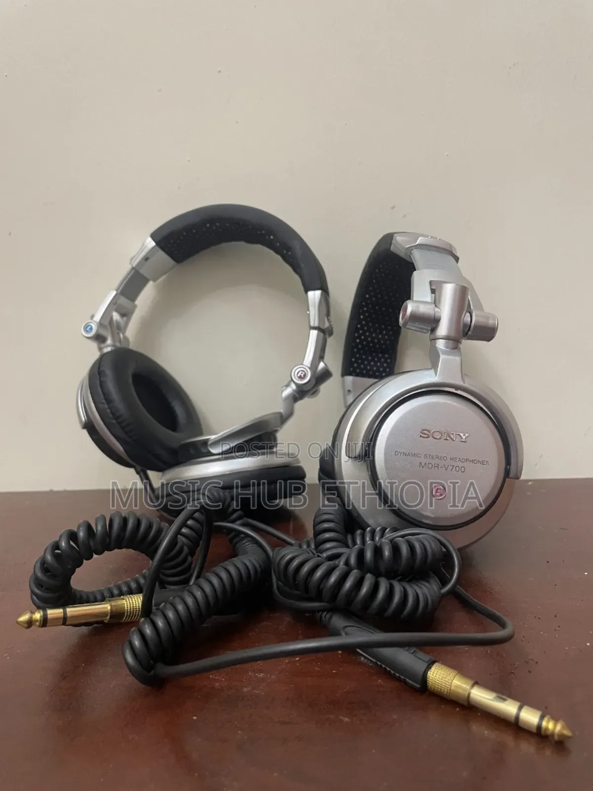 Sony Mdr-v700dj Dynamic Stereo Headphones