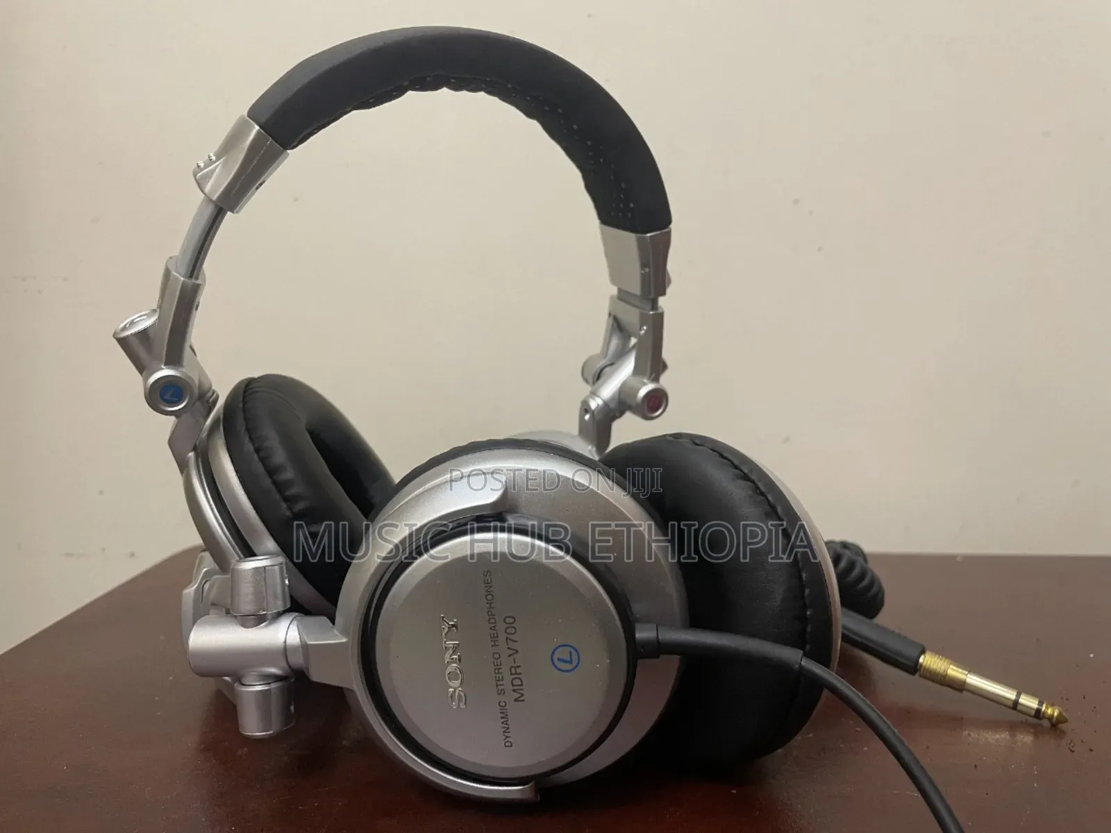 Sony Mdr-v700dj Dynamic Stereo Headphones