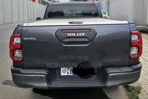 Toyota Hilux 2021 Gray