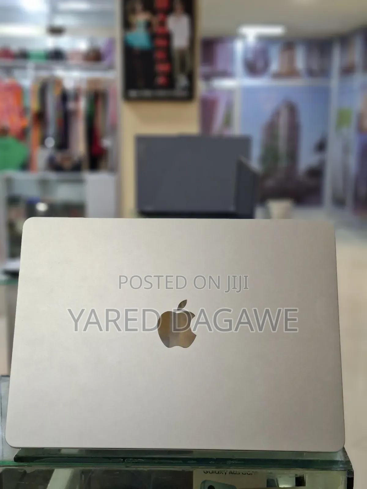 New Laptop Apple MacBook Air 2022 M2 8GB Apple M2 SSD 256GB