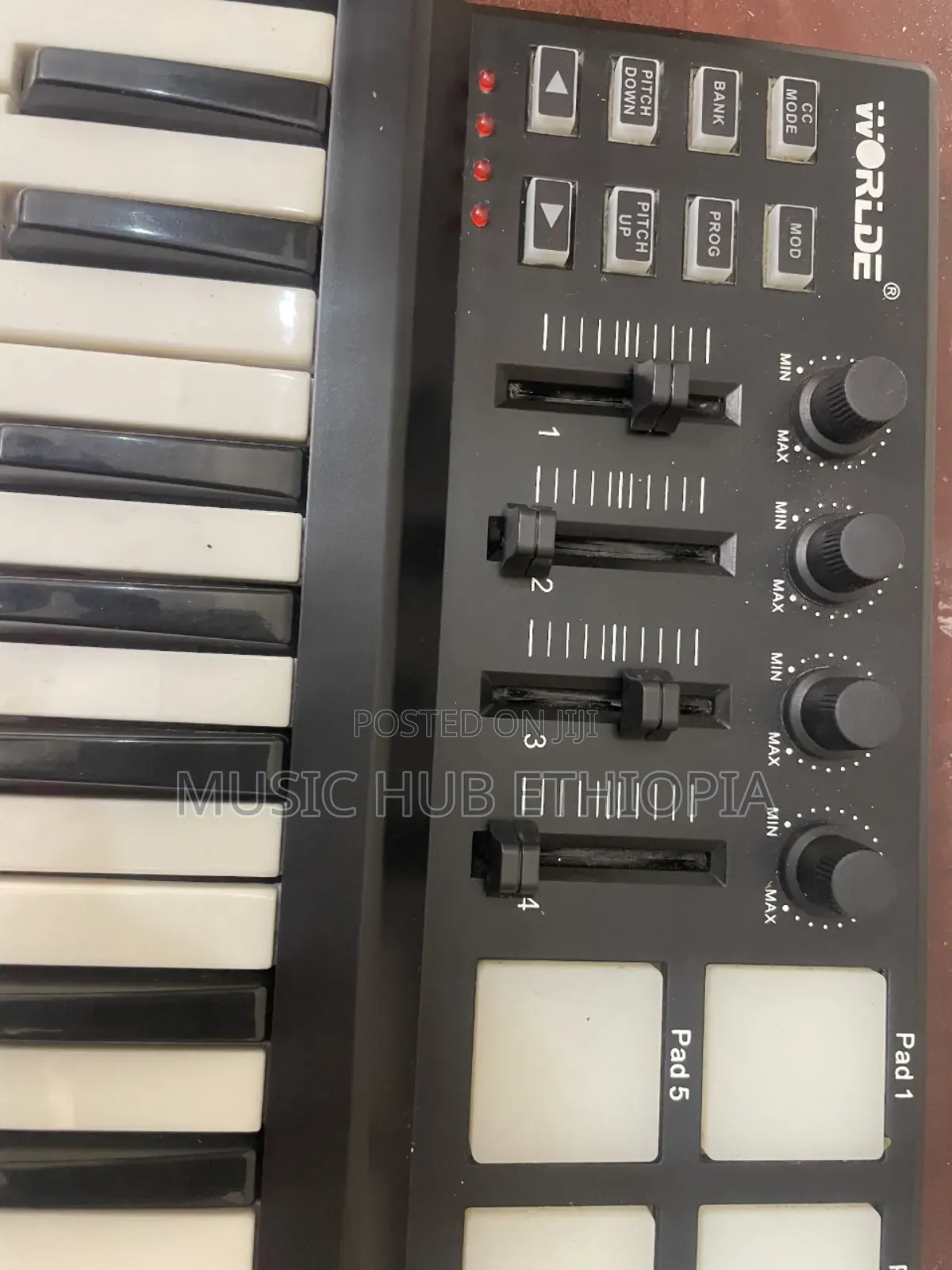 World Panda Mini Studio Midi Keyboard